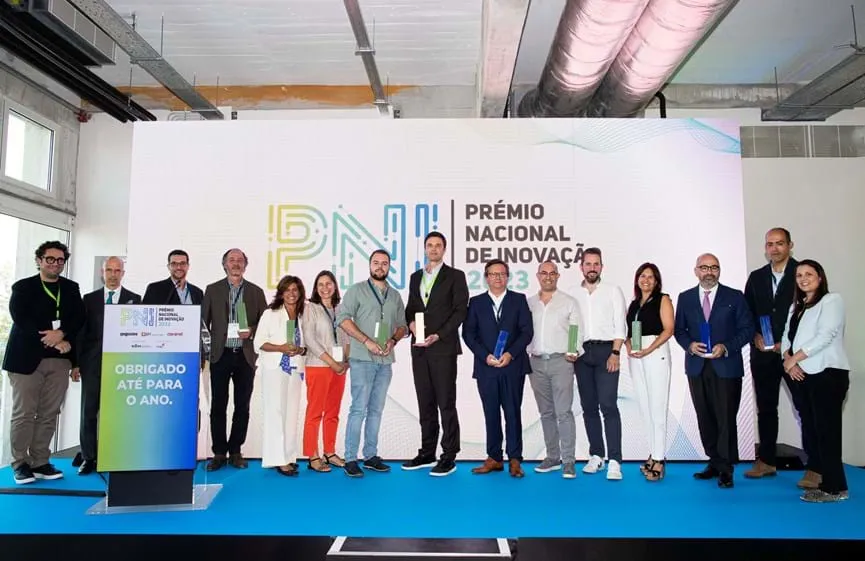 Group photo with the winners of the first edition of the National Innovation Award