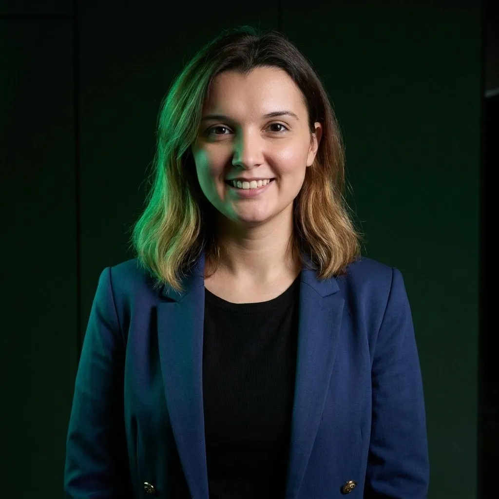 Picture of a woman in a dark background