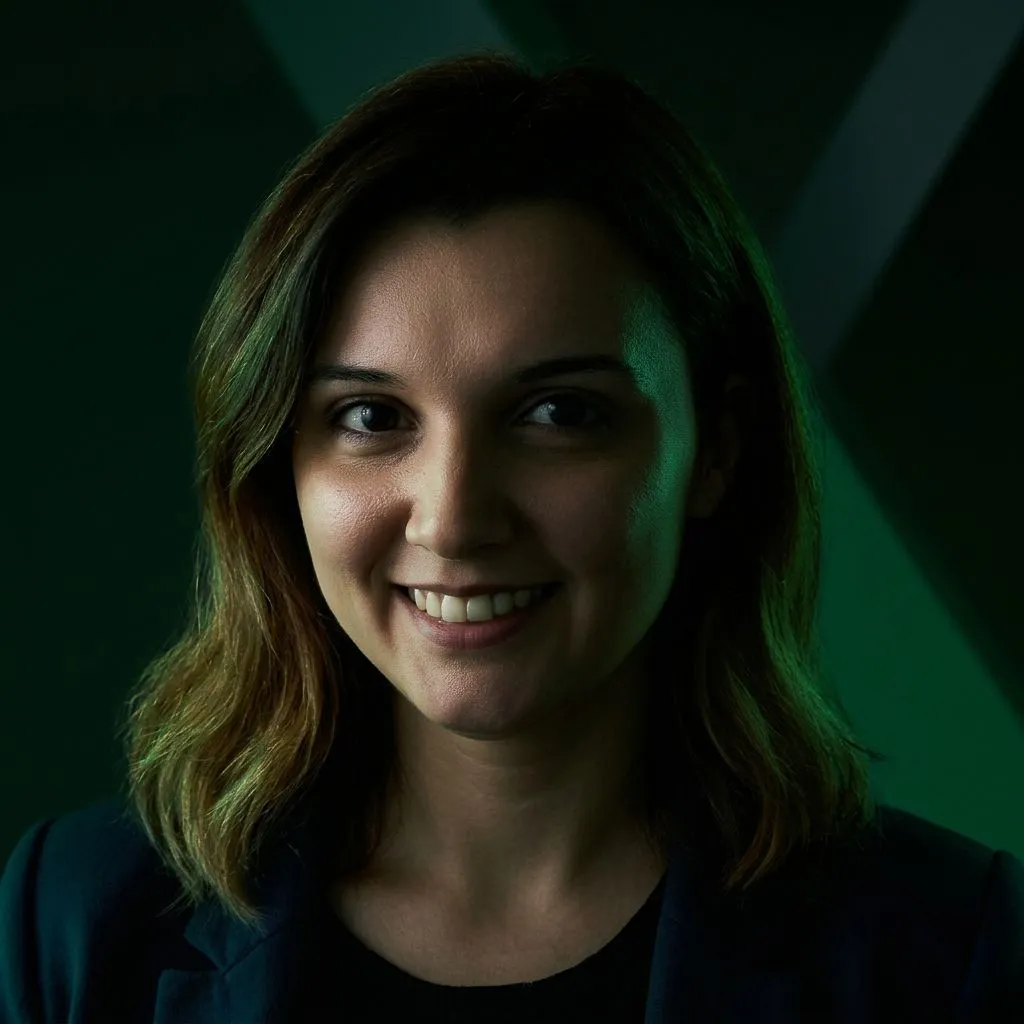 Picture of a woman in a dark background Picture of a woman in a dark background